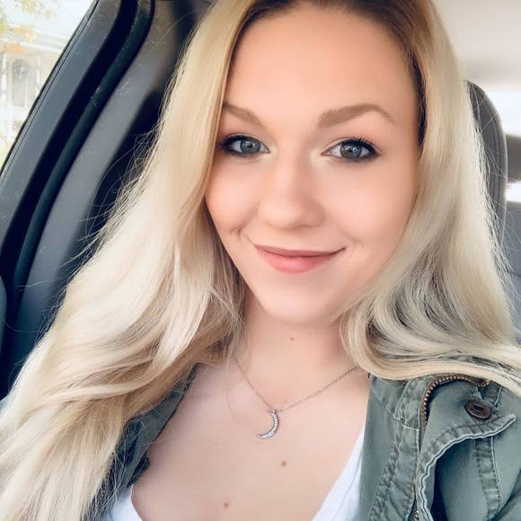 Meet your Posher, Amber - Picture 1 of 1